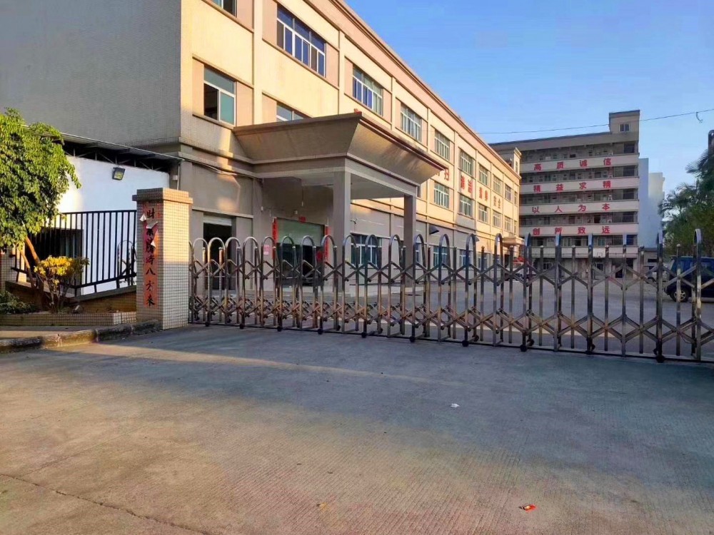 石碣村委厂房二楼2500㎡，现成装修，不用上交易平台