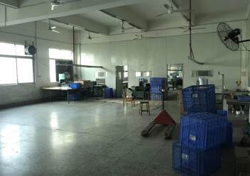 万江标准一楼厂房900平方出租，现成装修