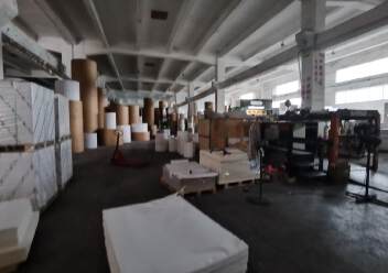 塘厦标准一楼8米高厂房出租2880平，车间带有现成办公室等